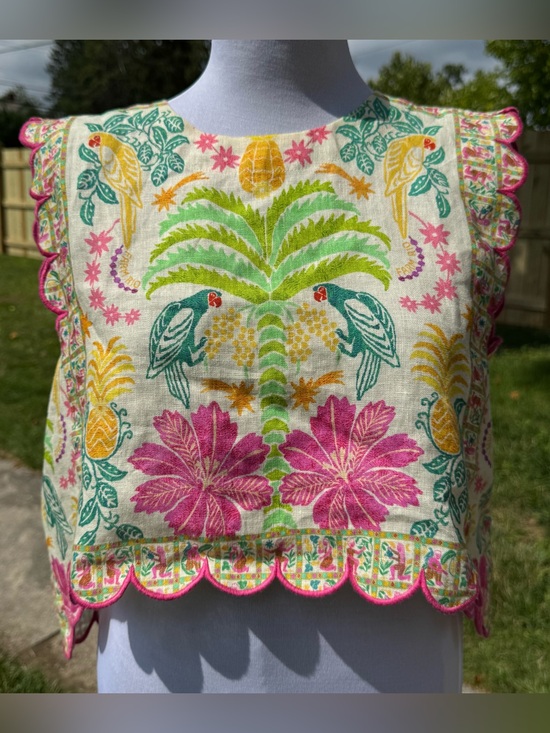 FARM Rio Tops - FARM Rio Tropical Sleeveless Blouse, Scalloped Embroidered trim, Open back Sz M